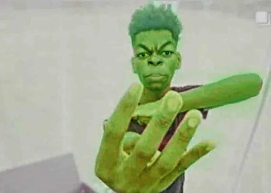 Beast Boy Holding Up 4 Fingers 