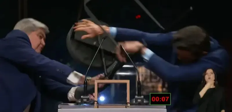 Cadeirada - Datena x Marçal