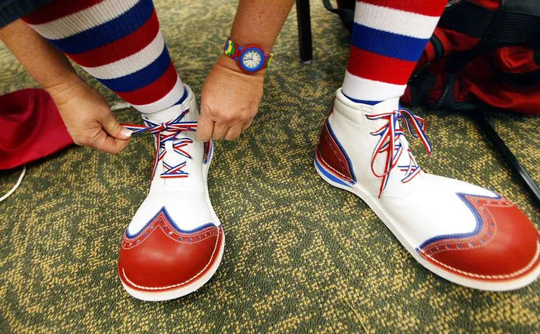 Clown shoes 