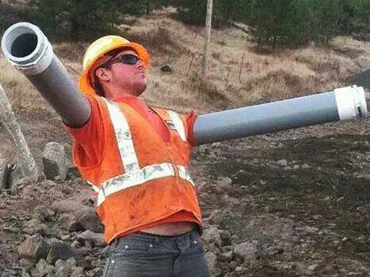 Double arm construction worker 