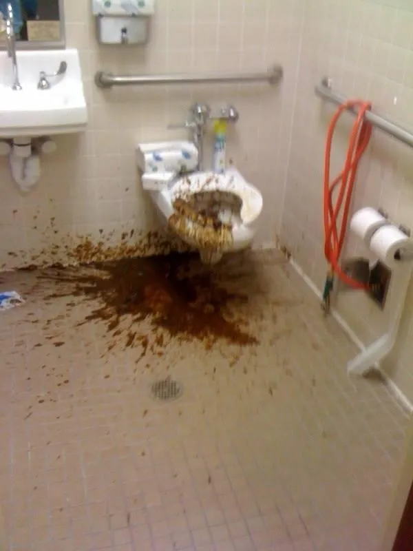 Girls poop too 
