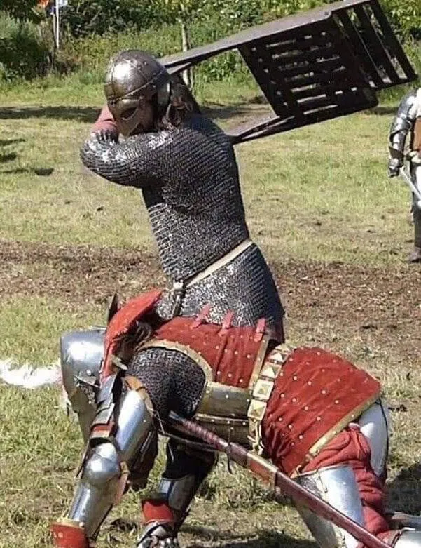 Knight Knight Chair Fight 