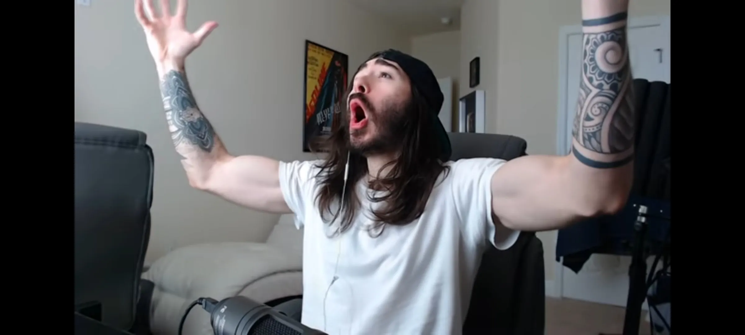 Moist critikal screaming 