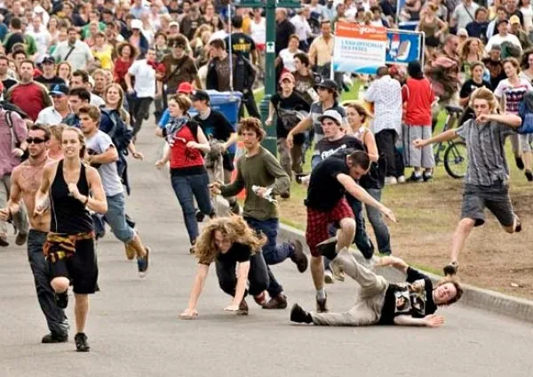 People running 