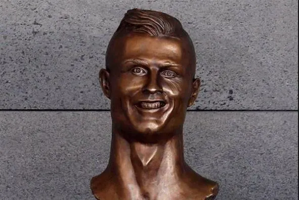 Ronaldo Statue 