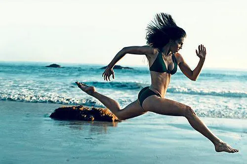 woman running 